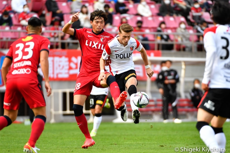 鹿島が浦和との上位対決を制して4位浮上！　G大阪と柏の残留が決定／J1第35節