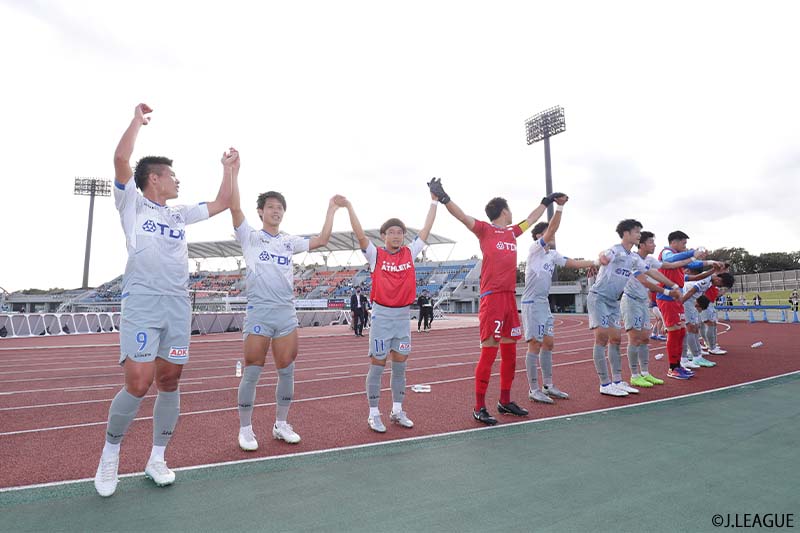 “同期昇格対決”を制し、J2残留へ前進！　吉田監督「困難であればあるほど秋田は強い」