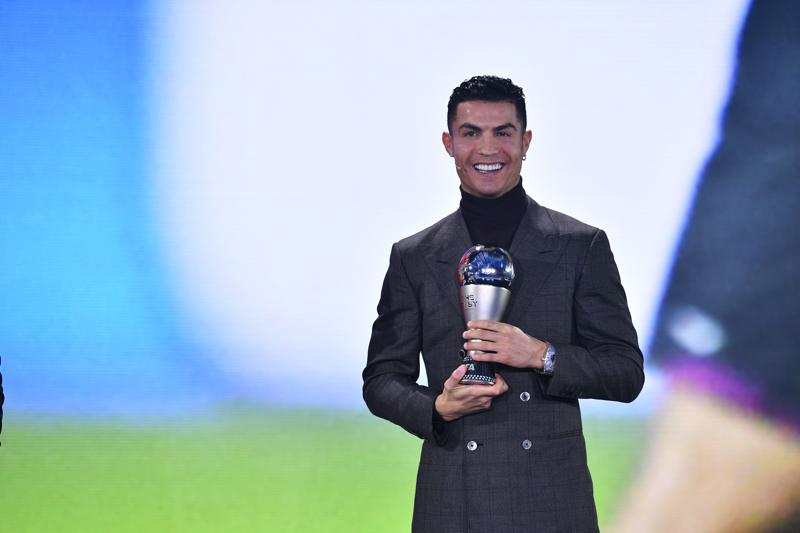 代表ゴール記録樹立のC・ロナウド、FIFA特別賞に喜び「とても光栄に思っている」