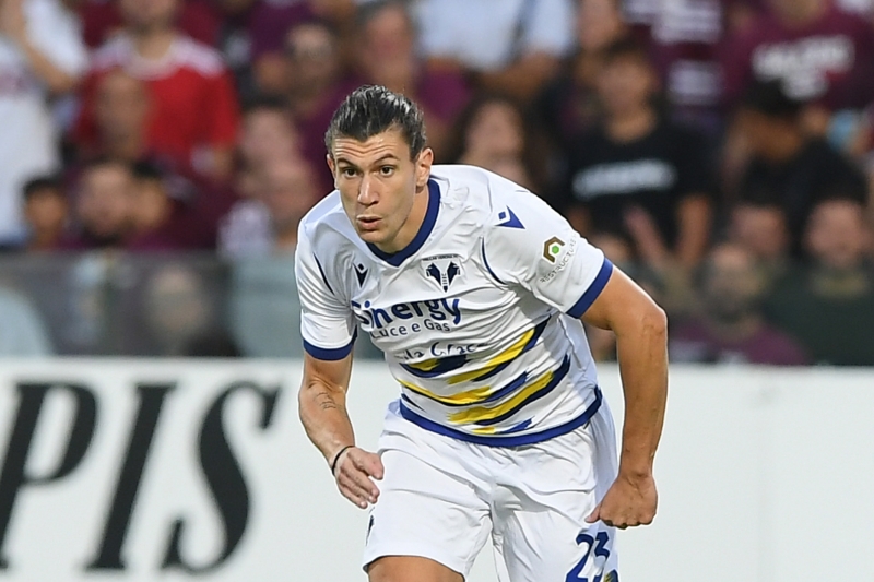 吉田麻也所属のサンプドリア Dfマニャーニをヴェローナから獲得 買取op付レンタル サッカーキング