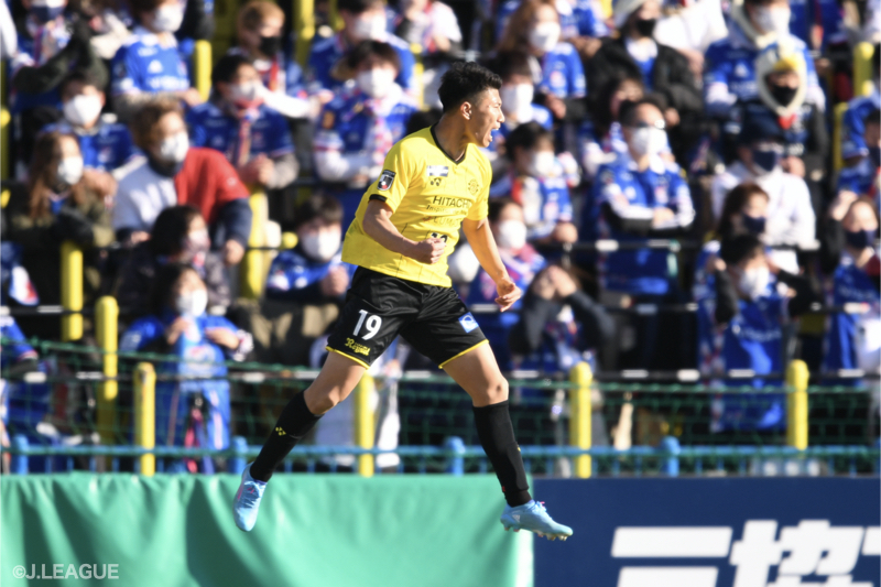 柏が3発逆転勝利で開幕2連勝！　横浜FMは先制も前後半ともに退場者を出す