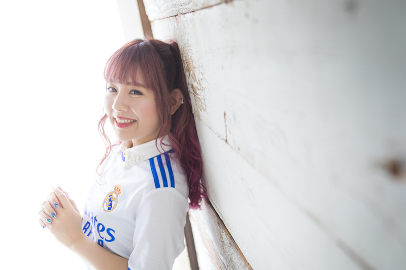 【サッカーキング×Pococha】「公認チアライバー決定戦」を勝ち抜いた「あだ名はりんちゃん」さんが、レアル・マドリードの新ユニを着て登場！