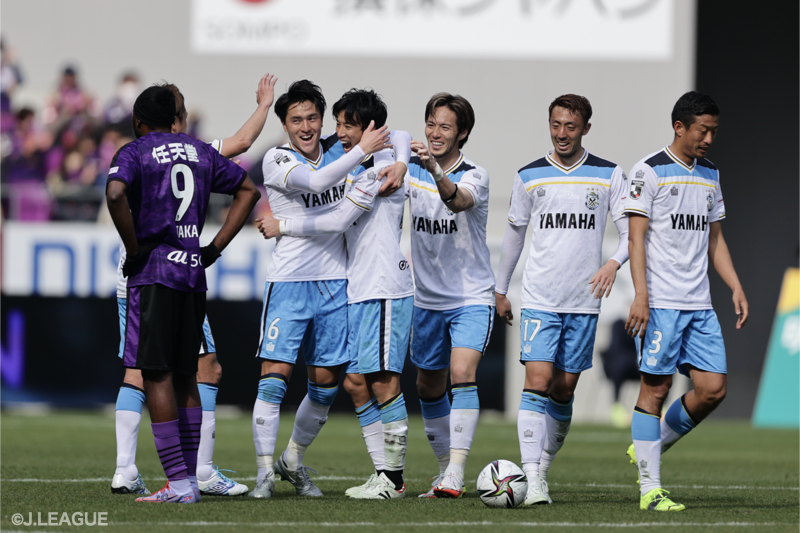 磐田が今季初勝利！　FW大津の“ゴラッソ”含む4得点、京都はGK上福元が前半で退場