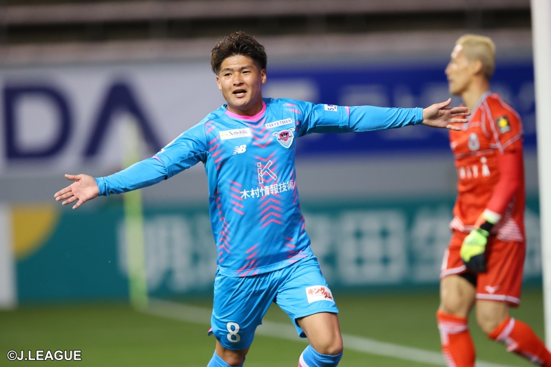 鹿島が5連勝で首位浮上！　鳥栖が札幌に5発大勝で唯一の無敗／J1第7節