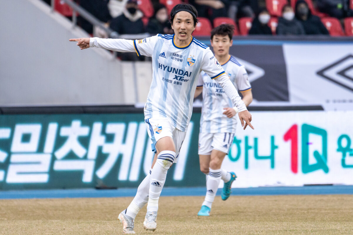 【ACLグループI展望｜蔚山現代】国内リーグ開幕前に主力3人を失うも、代役補強が大当たり…天野純はチームの主力に定着