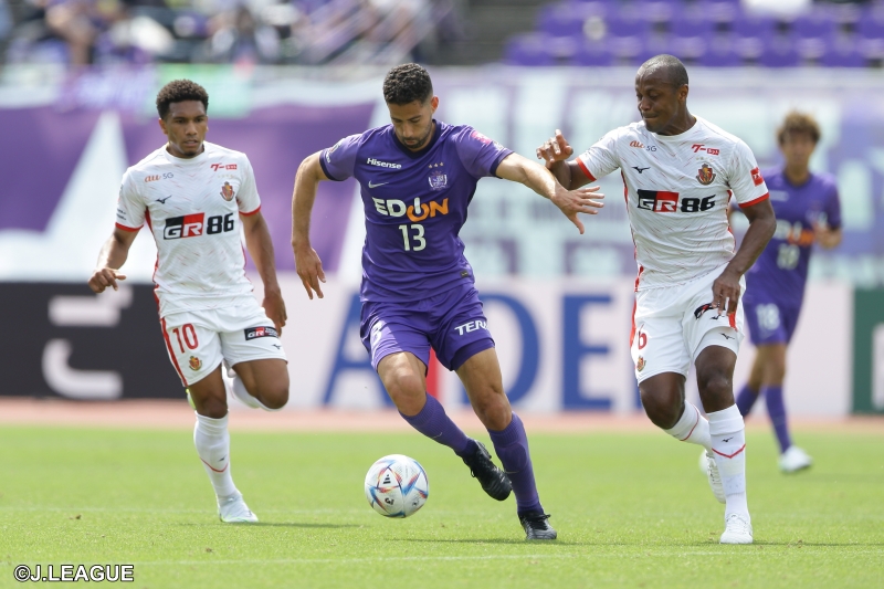 広島が2連勝、野津田岳人が直接FKで決勝点！　名古屋の4連勝を阻止