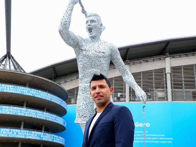 アグエロ像も クロース似 と賛否両論 サッカー史上最悪の銅像6選 サッカーキング アグエロ像も クロース似 と賛否両論 サッカー史上最悪の銅像6選 サッカーキング