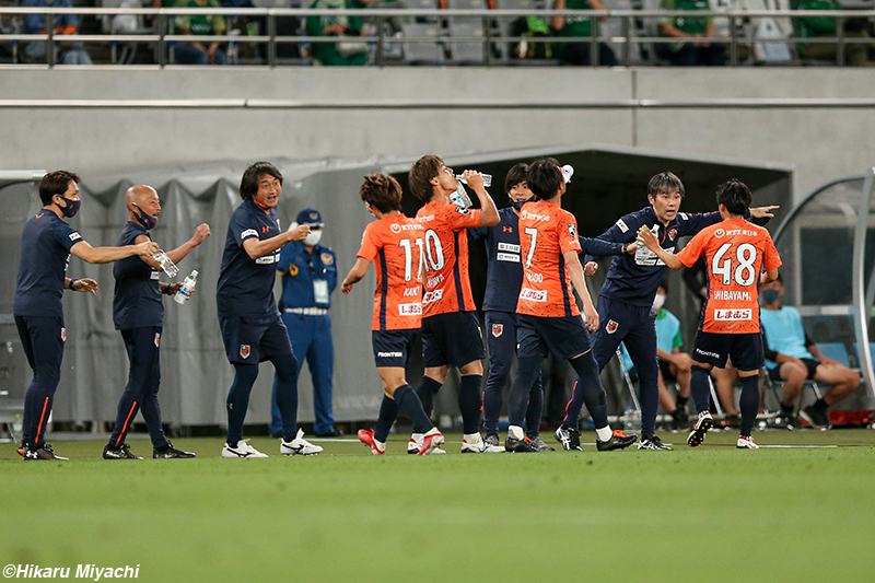 上位3チームがそろって勝利…大宮、相馬直樹監督の初陣は東京Vとドロー／J2第19節