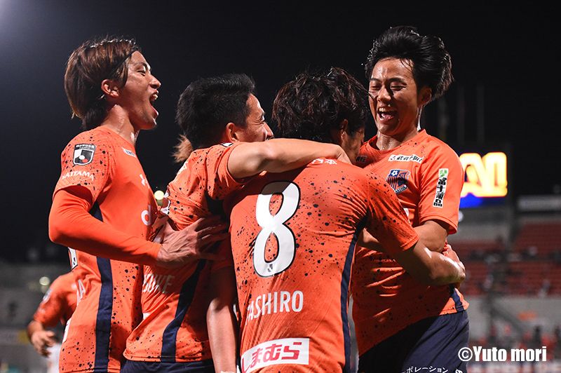 首位仙台の連勝ストップ、新潟と横浜FCが白星で追走…大宮は琉球との直接対決制す／J2第18節