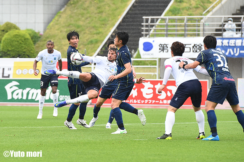 仙台が3連勝で首位が射程圏内に！ 無敗の横浜FCは3点差追いつかれ3戦連続ドロー／J2第13節
