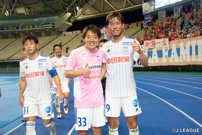 ライバルの足踏みで新潟が単独首位に…東京Vは声出し応援検証試合で岩手と痛恨ドロー／J2第21節