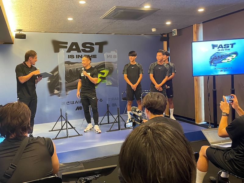 新マーキュリアルのイベントに長友佑都がサプライズ登場！　W杯4大会連続へ「誰も成し遂げていない記録を達成したい」