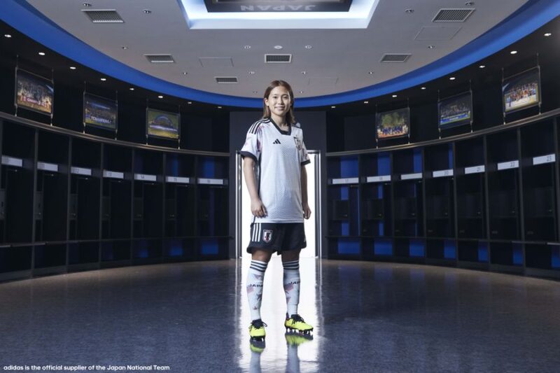 0722_220616_adi_983_re_s+