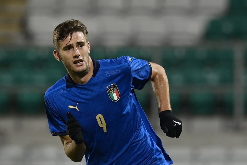 アヤックスに史上初のイタリア人選手 2m超の21歳fw 買取op付きレンタルで加入 サッカーキング