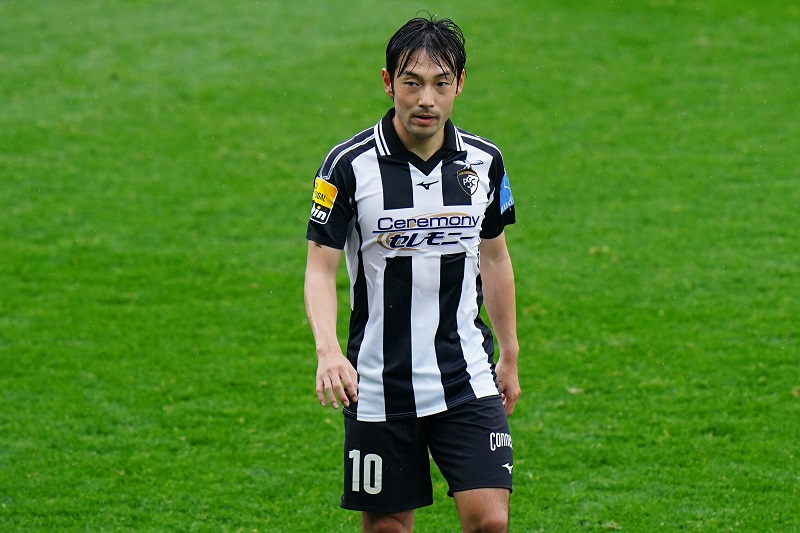 中島翔哉、トルコ2戦目はわずか13秒で幕…足裏タックルで1度もボールに触れることなく一発退場に…