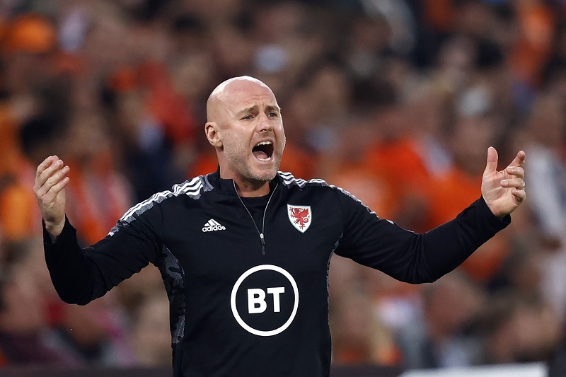 ウェールズ代表のページ監督が契約延長！　ギグス氏に代わり64年ぶりのW杯出場に導く