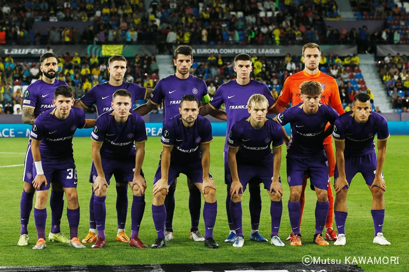 Villarreal_Wine_221006_0002_