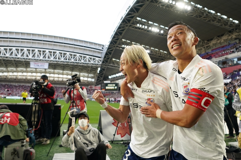 横浜FMの主将・喜田、3年ぶりJ1優勝に感無量「誰もが仲間を、チームを信じてやってきた」
