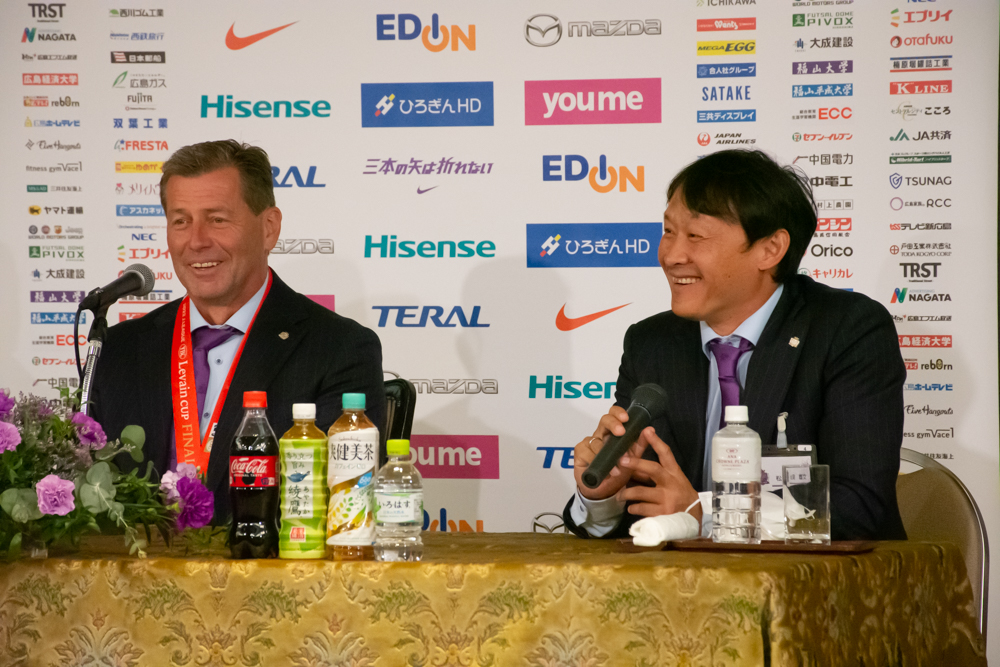 広島のスキッベ監督がシーズン総括「ファミリーの力を非常に強く感じた」