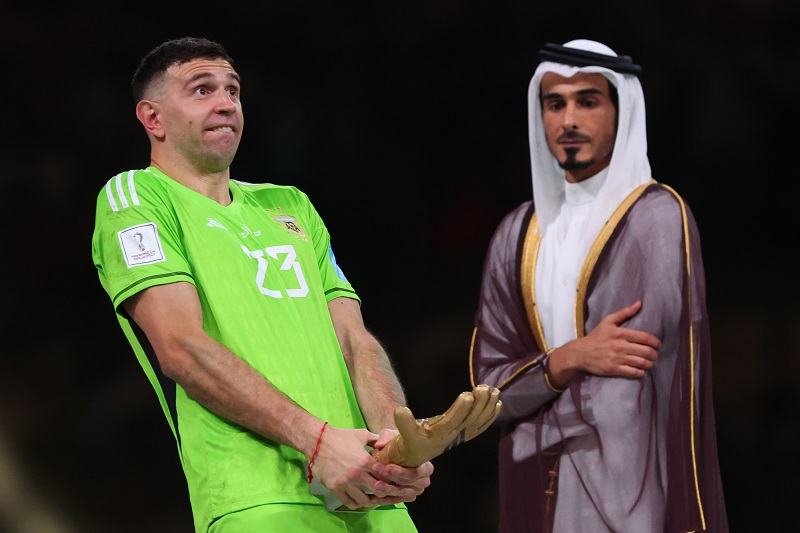 【W杯優勝ユニ】オーセンティック アルゼンチン代表 エミリアーノマルティネス 問題行動続発のアルゼンチン守護神に非難殺到「愚か」…母国メディアも