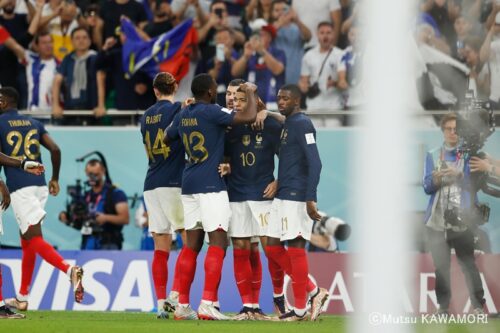 France_Poland_221204_0011_
