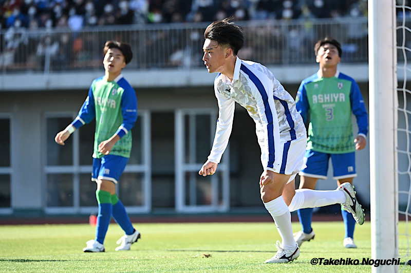 日体大柏、華麗な“パスサッカー”で全国初勝利！　3得点で芦屋学園を下す