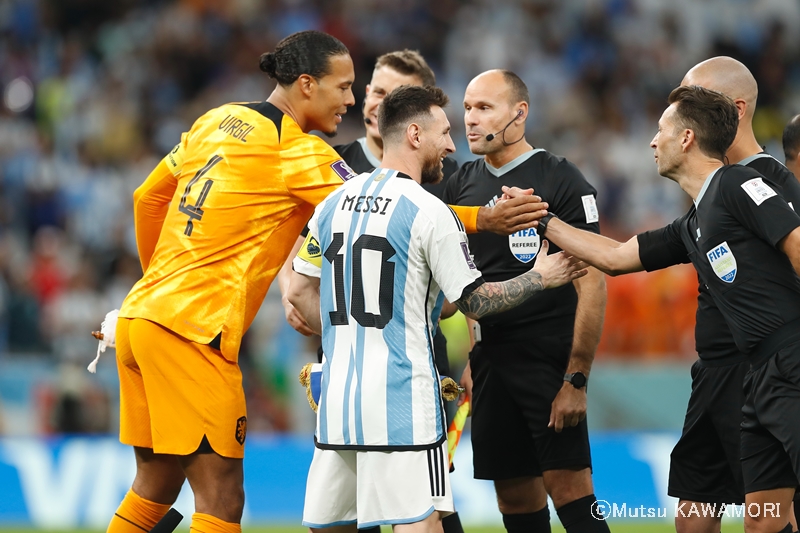 Netherlands_Argentina_221209_0002_