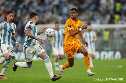 Netherlands_Argentina_221209_0008_