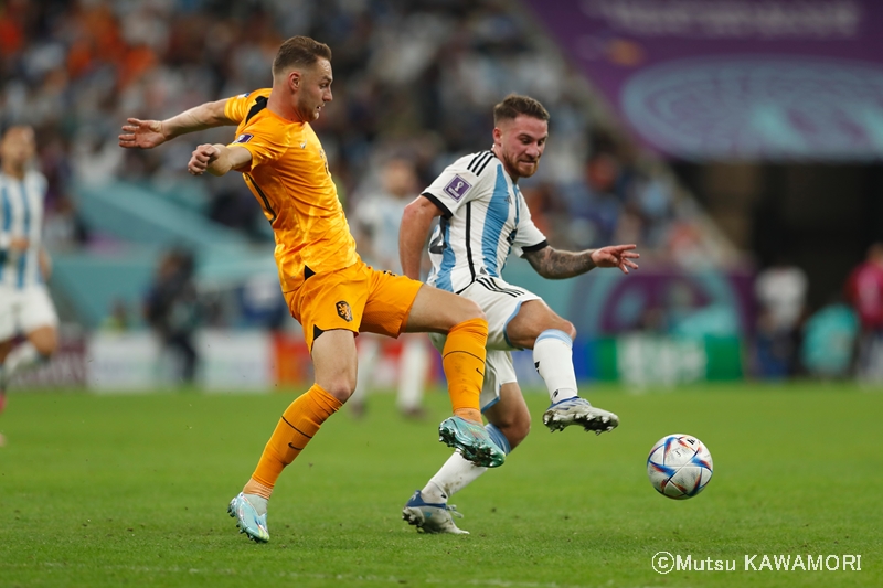 Netherlands_Argentina_221209_0011_