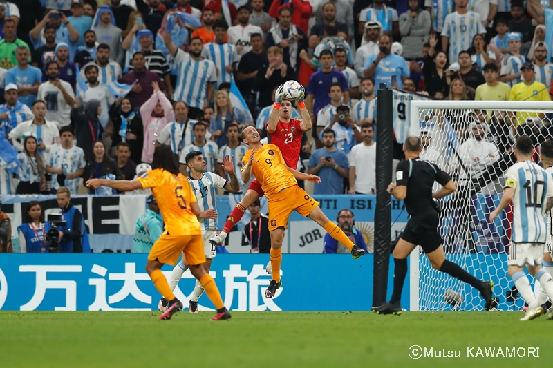 Netherlands_Argentina_221209_0013_