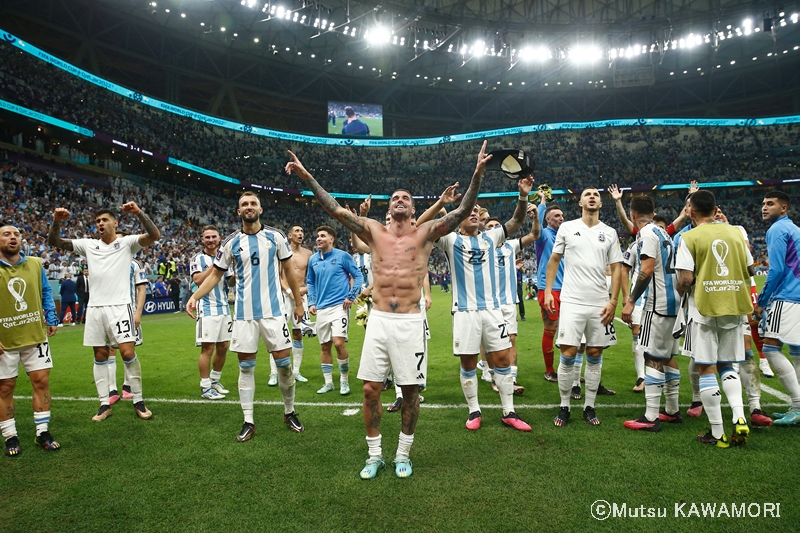 Netherlands_Argentina_221209_0025_