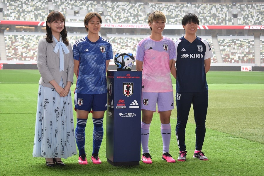 W杯着用のなでしこ新ユニ発表…小林、植木、藤野が意気込み　影山優佳もエール