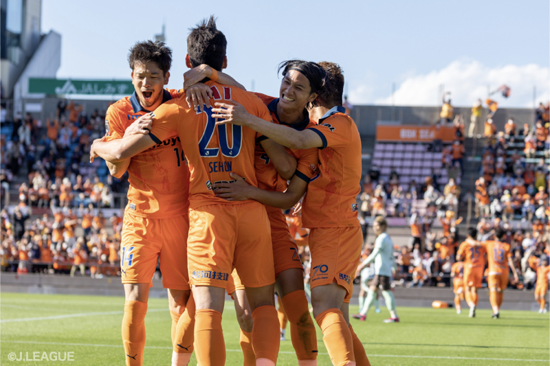“初陣”で劇的勝利の清水・秋葉監督「必ず最後昇格してみんなで笑い合いたい」