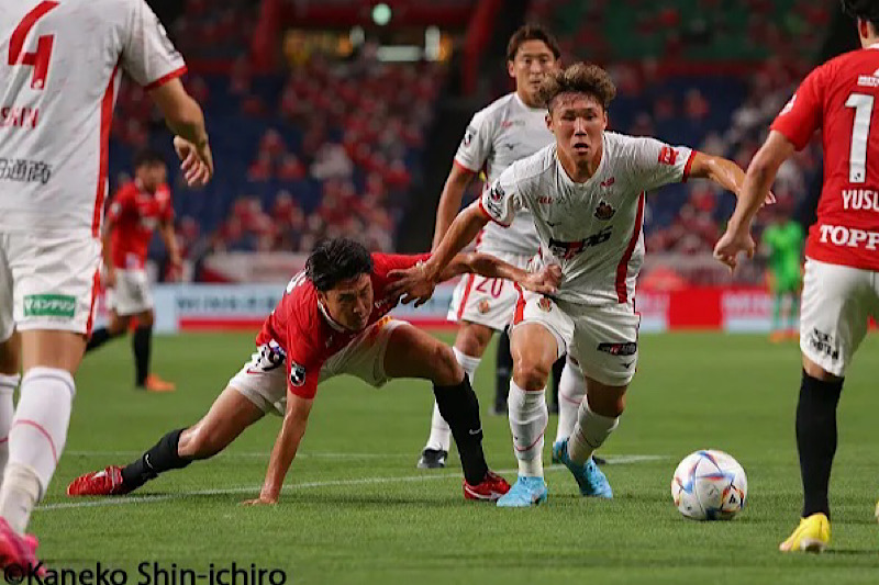 名古屋MF石田凌太郎、左足関節前下脛腓じん帯を損傷…今月5日の横浜FC戦で負傷交代