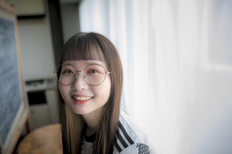 【SK×Pocochaコラボグラビア】あられちゃん。さん「お父さんがサッカー好き。応援しているお父さんを隣でよく見ていました」