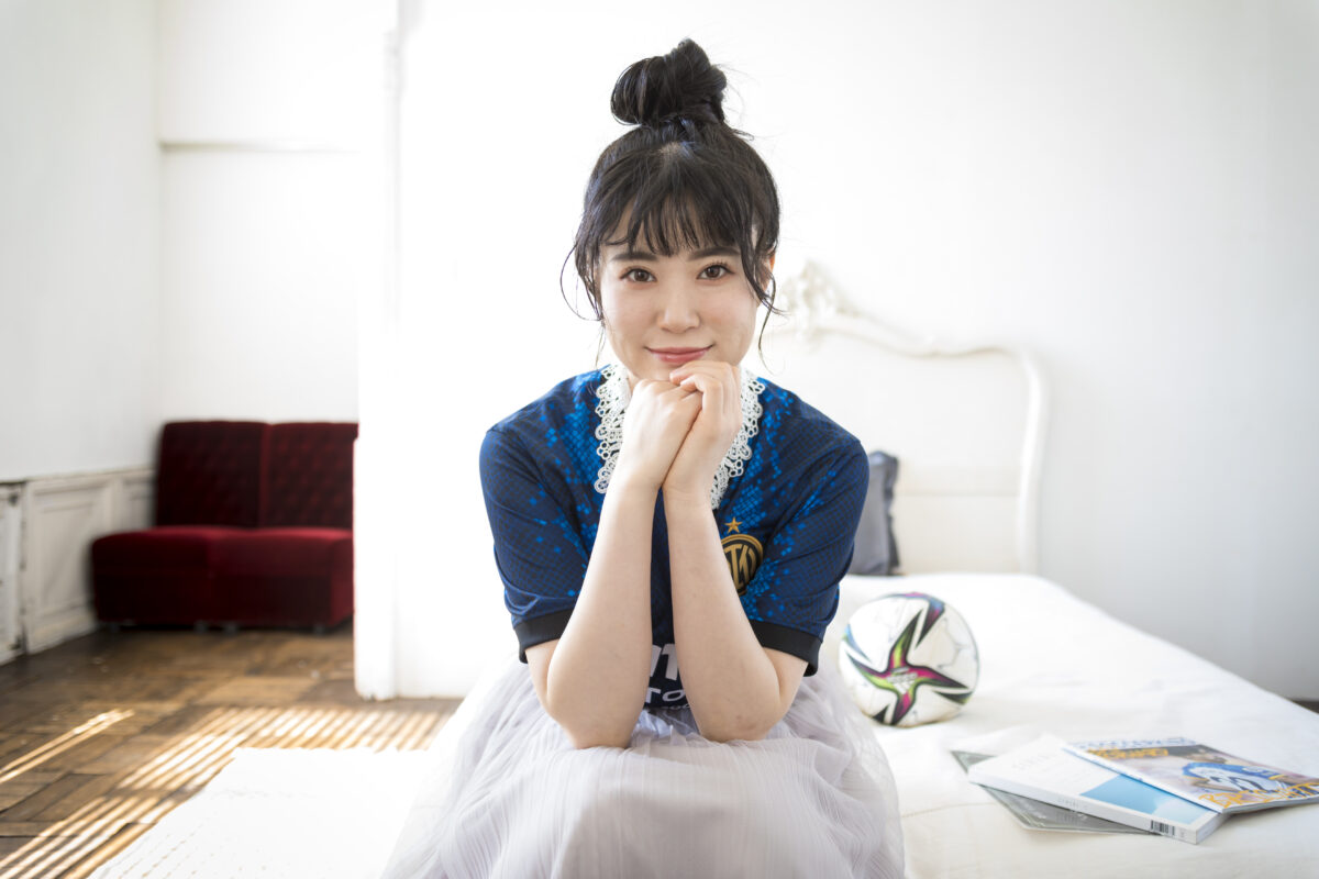 【Pocochaコラボグラビア】うな／宇田奈々絵さん「配信中に“サッカータイム”も？　サッカー知識を強化中！」