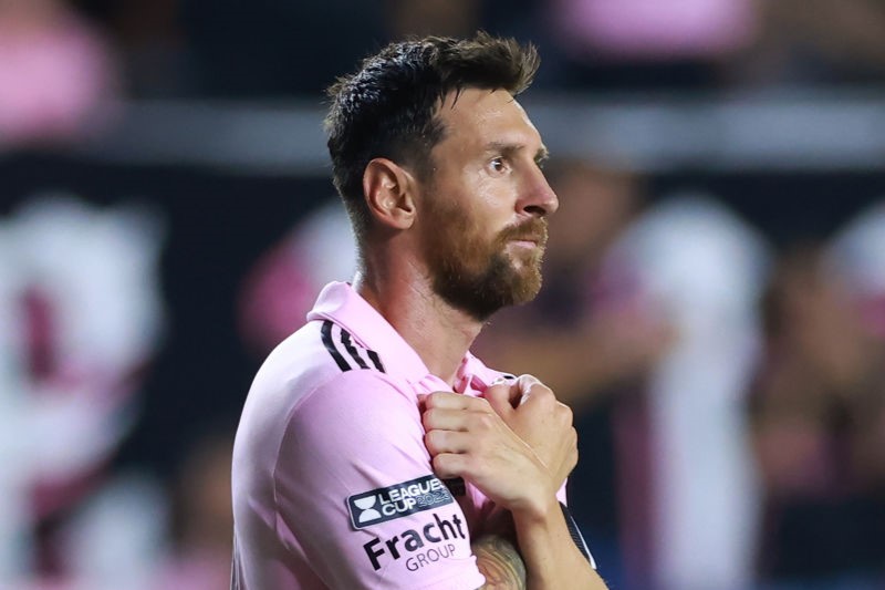 リオネル・メッシ　サイン入り2011クラブワールド杯ユニフォーム リオネル・メッシ サイン入り2011クラブワールド杯ユニフォーム