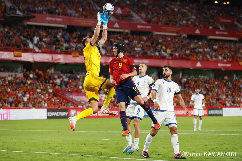 Espana_Cyprus_230912_0011_