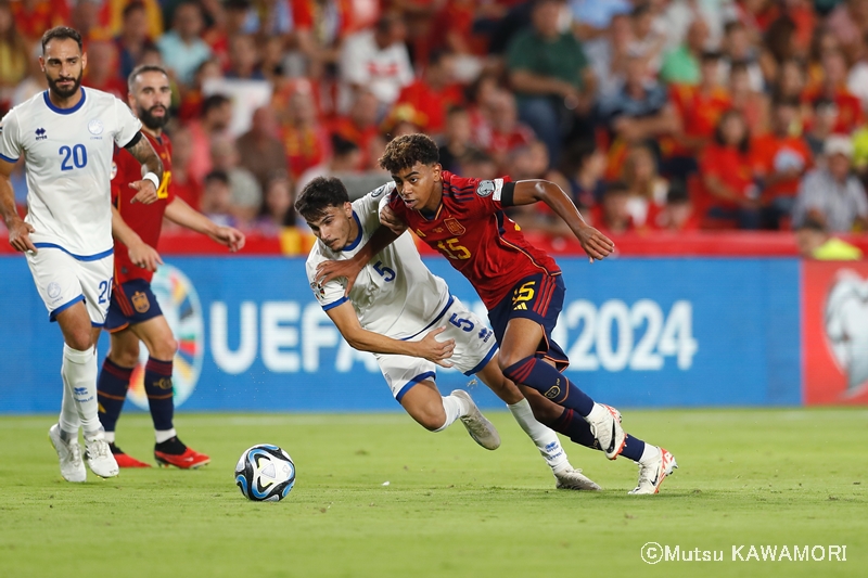 Espana_Cyprus_230912_0016_