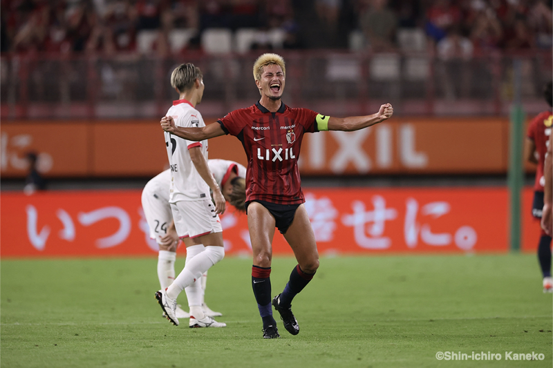 上位対決を制した鹿島が3位に浮上！　神戸と横浜FMは勝利を逃す／J1第27節