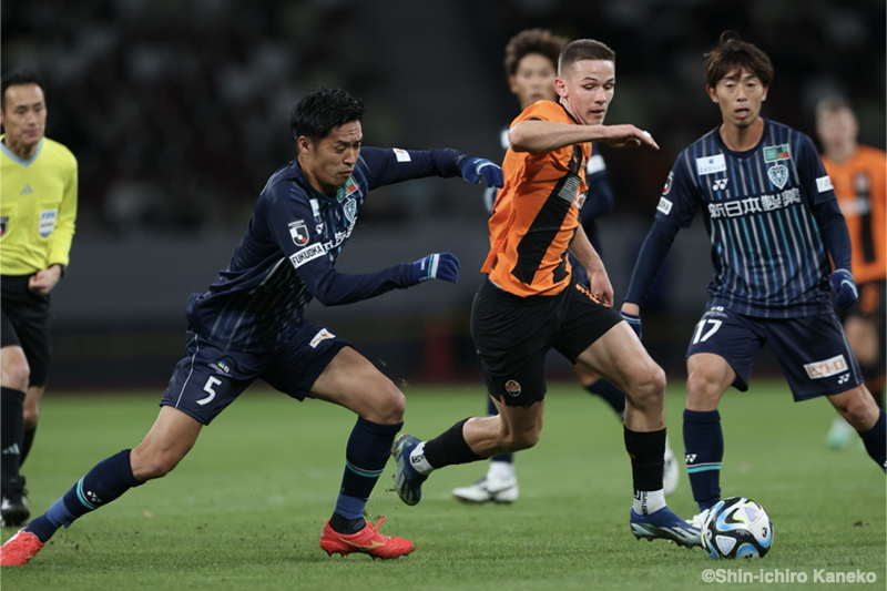 福岡、名門シャフタールを相手に一度は逆転も…白熱のチャリティーマッチはドロー決着