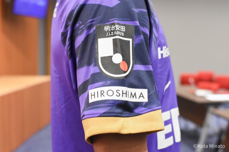 写真・7枚目】広島、新スタジアムで着用の新ユニフォーム発表…アウェイ