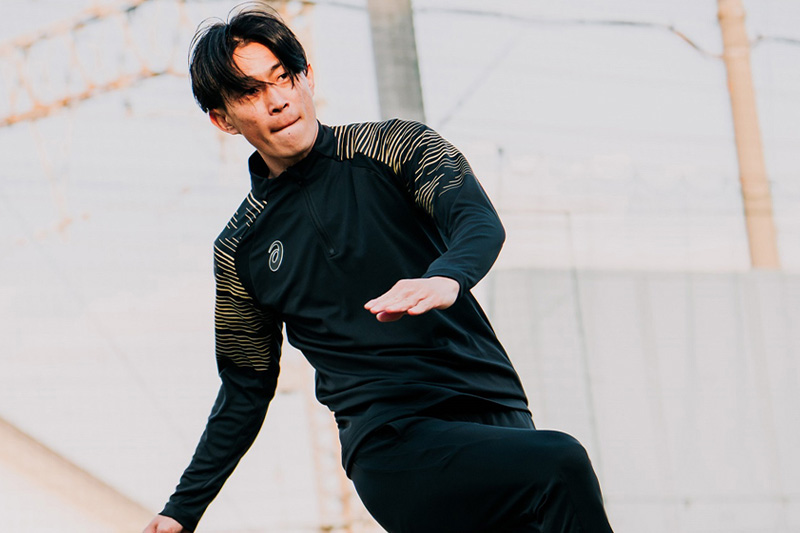 アシックス、日本代表DF毎熊晟矢とアドバイザリースタッフ契約を締結