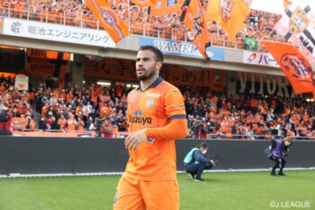 カルリーニョス・ジュニオ