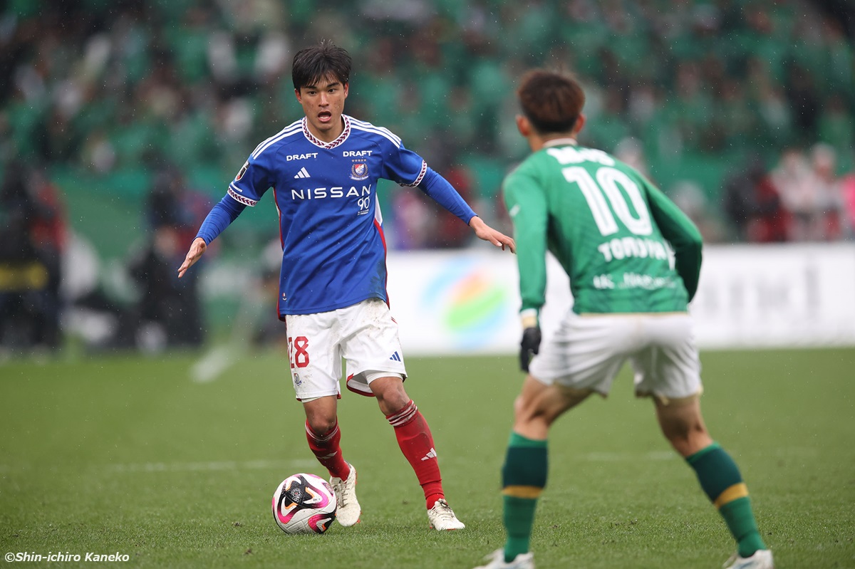 山根陸