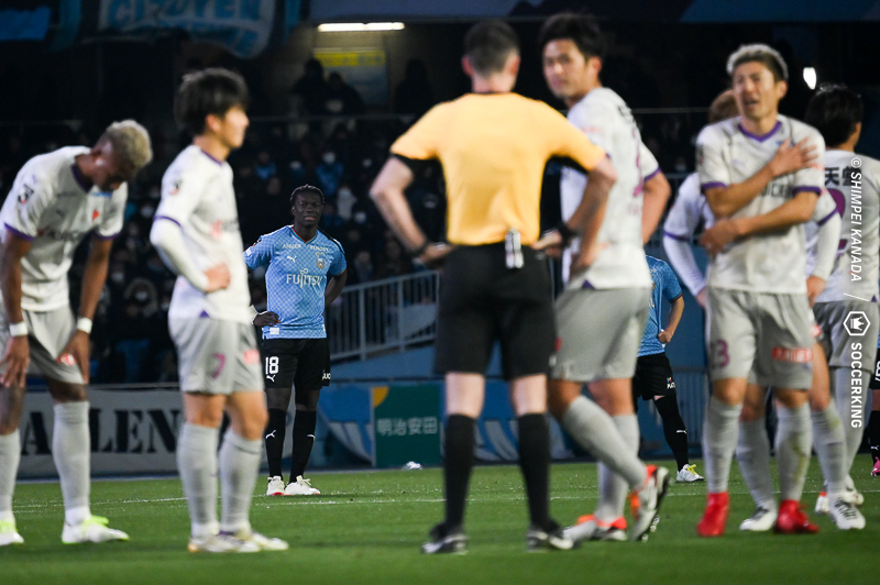 大迫の直接FK弾で神戸が逆転勝利！　川崎Fが2連敗…東京Vは3戦連続PK献上でC大阪に敗戦／J1第3節
