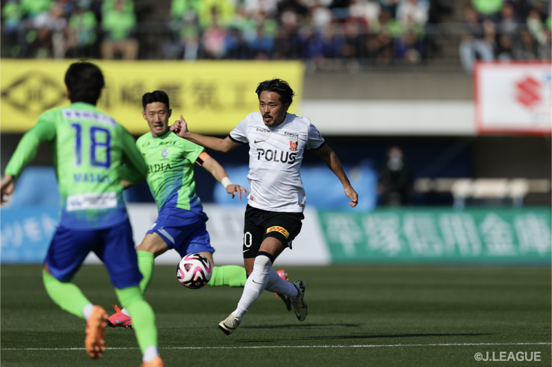 興梠慎三、J1史上初の18年連続得点！　浦和が声明「サッカーに対しての深い情熱がもたらした証」
