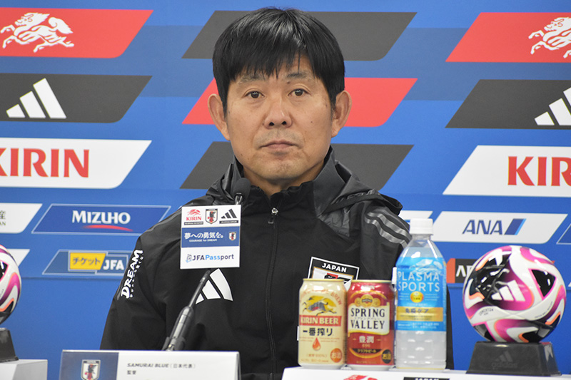 日本代表を率いる森保一監督