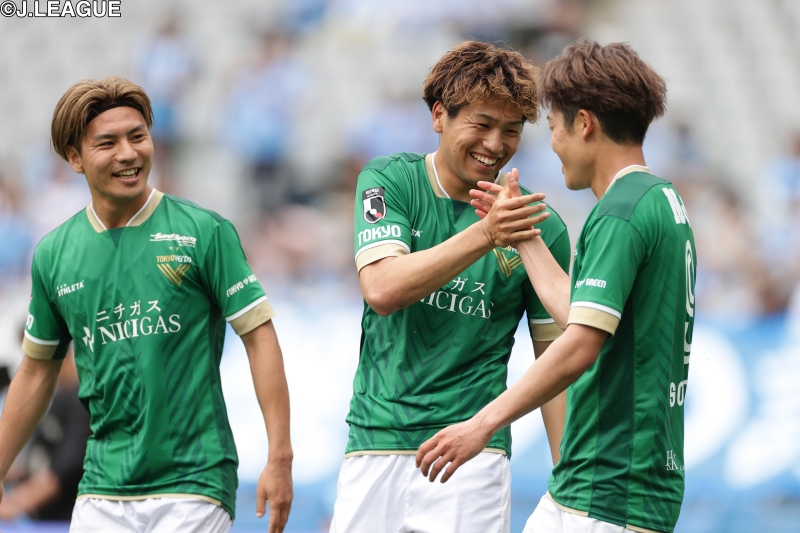 東京Vが激闘を制して今季初の連勝！　磐田は2点差追いつくもPK失敗＆退場者…終盤に痛恨の被弾