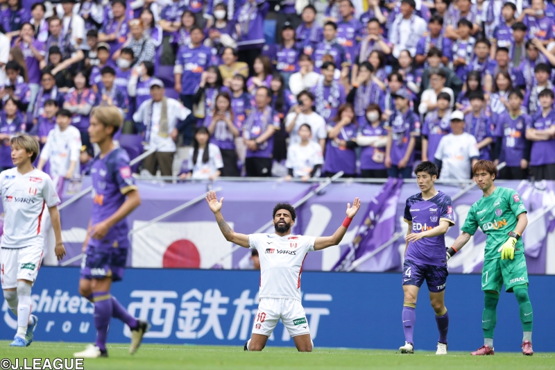広島がついに今季初黒星　一時は2点差を追い付かれた名古屋、終盤に勝ち越し成功！